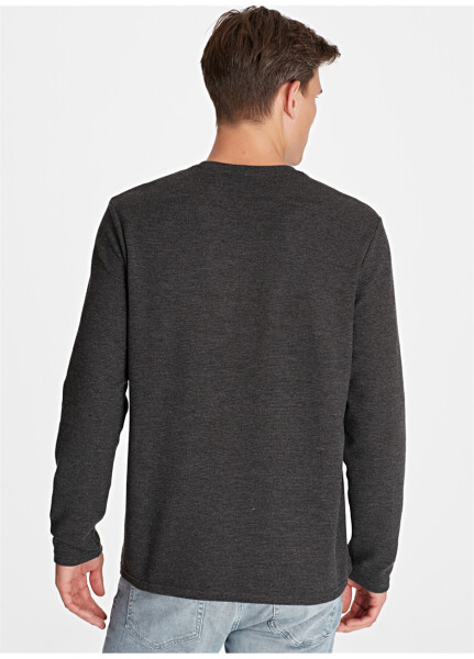 Blue long-sleeved gray t-shirt - 9