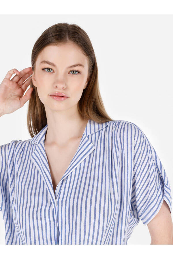 Blue, short sleeve, regular fit women's shirt with patterned collar - 4