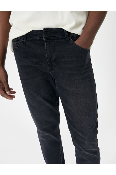 Brad Jeans - Slim Fit Jean - 11