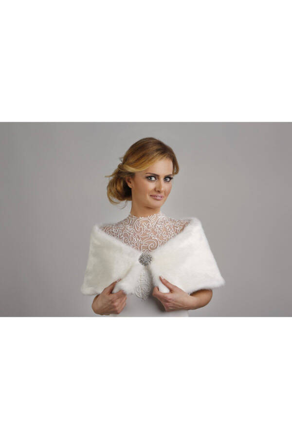 Bridal Off-White Bolero Fur - 1