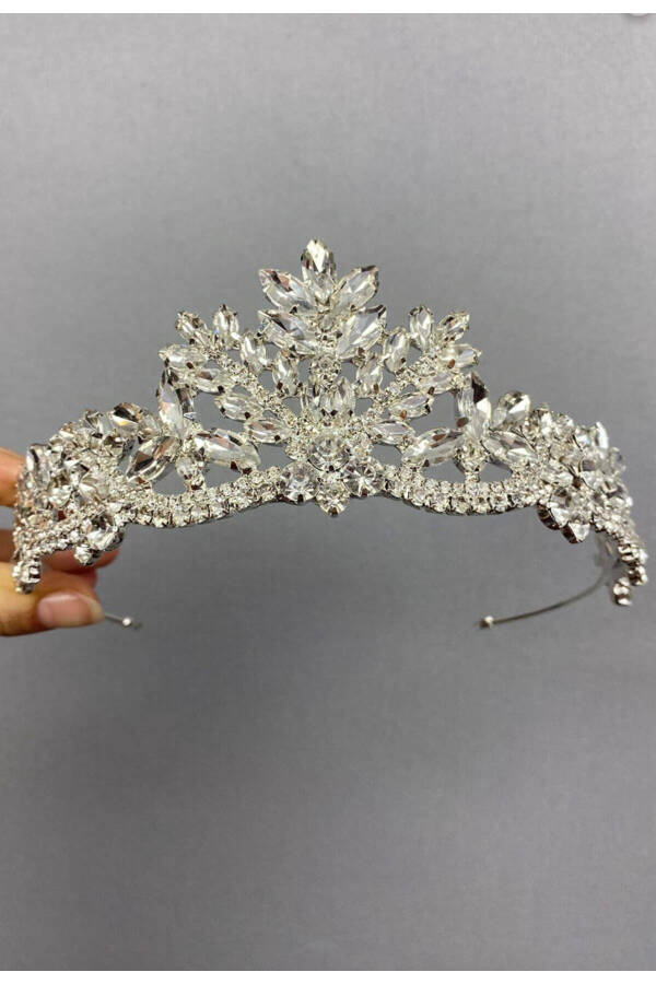 Bridal Wedding Gloves and Henna Wedding Crown Crystal Stone Bridal Crown - 6