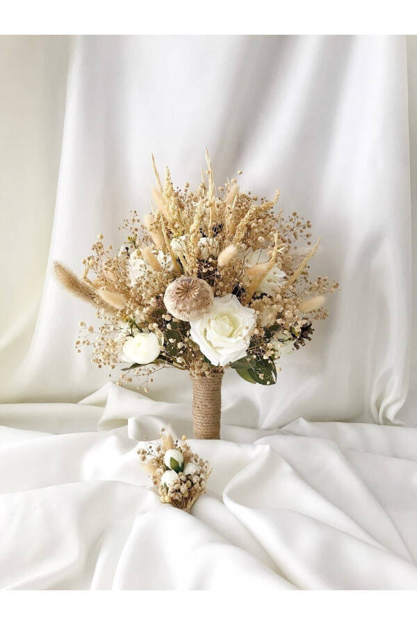 Bride's Bouquet Throwaway and Groom's Boutonniere Set - 4