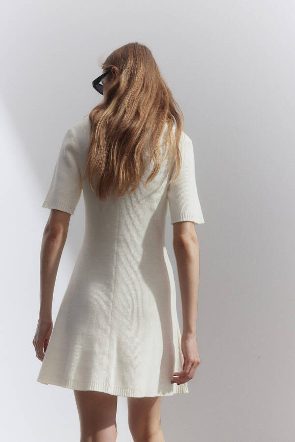 Button-front, ribbed knit dress - 4