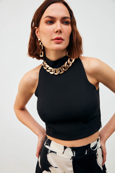 Chain-Detailed Crop Blouse - Black - 5