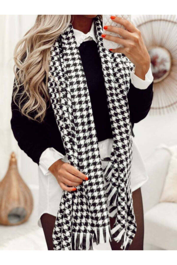 Chevron Pattern Scarf - 4