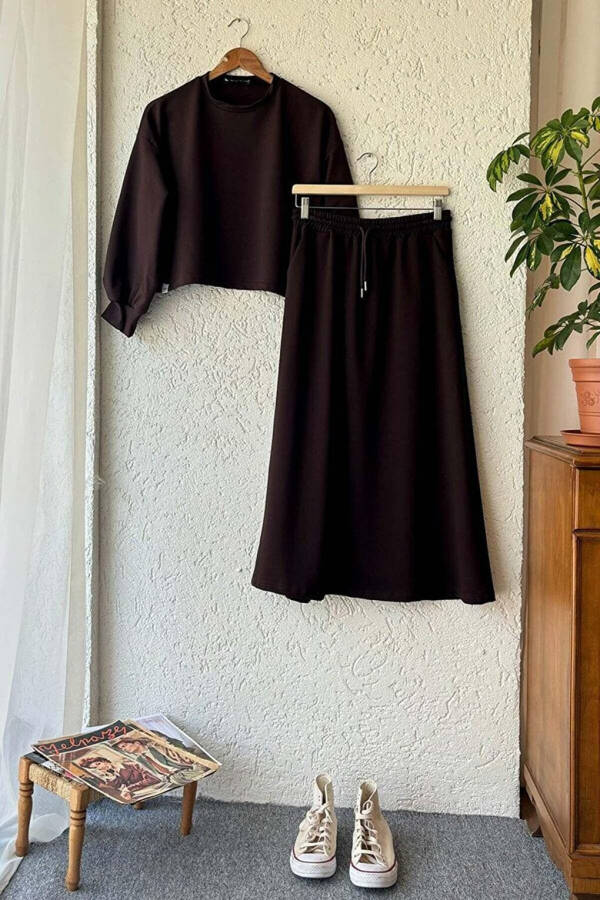 Chocolate 2 Thread Sweat Skirt & Ahsen Crop Set - 1