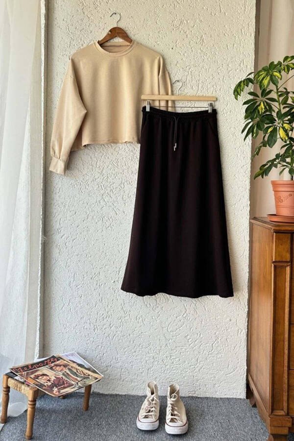 Chocolate 2 Thread Sweat Skirt & Cream Ahsen Crop Set - 1