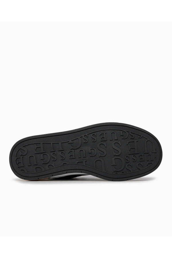 Clarkz Logo Sneaker - 22