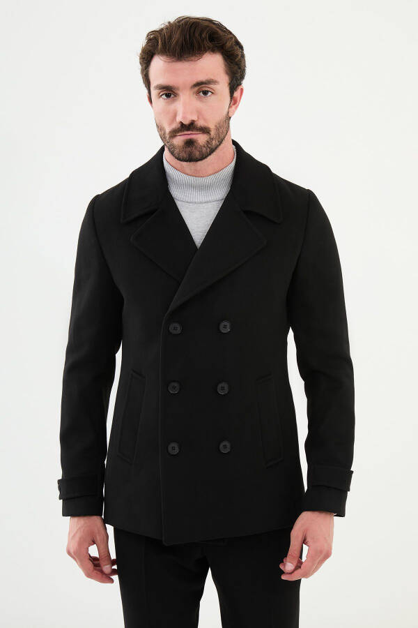 Coat with a pointed collar - 6