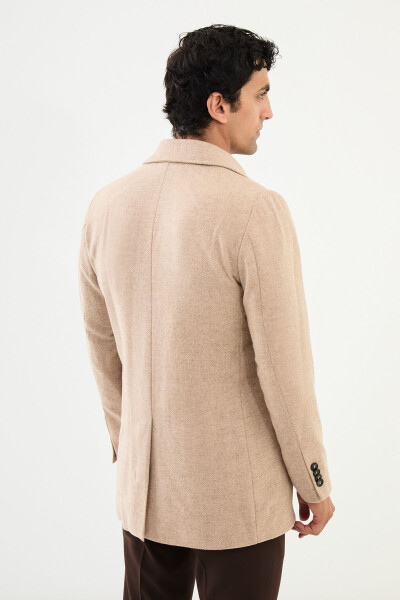 Coat with buttoned collar - 4