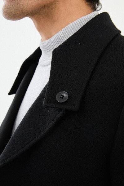 Coat with buttoned collar - 7