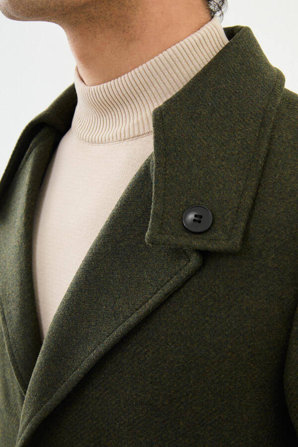 Coat with buttoned collar - 7