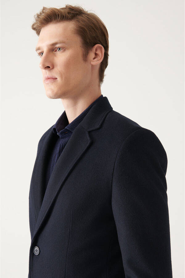 Comfort fit, notch lapel, navy wool cashmere coat. A22y6100 - 6