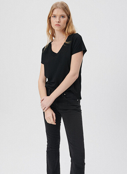 Comfortable, plain black t-shirt for women. - 2