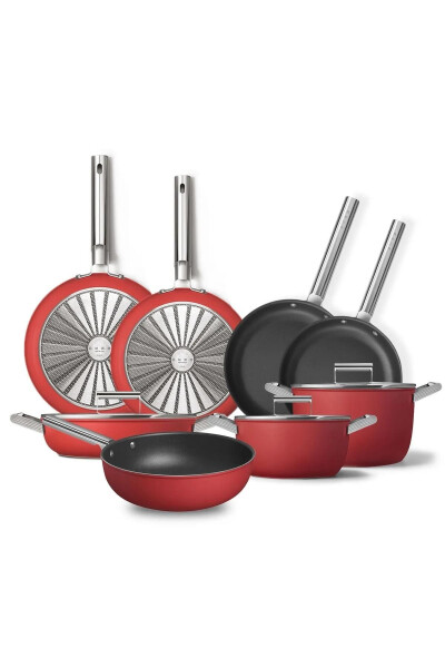 Cookware 50's Style Exclusive Red 8 Piece Pot & Pan Set - 1