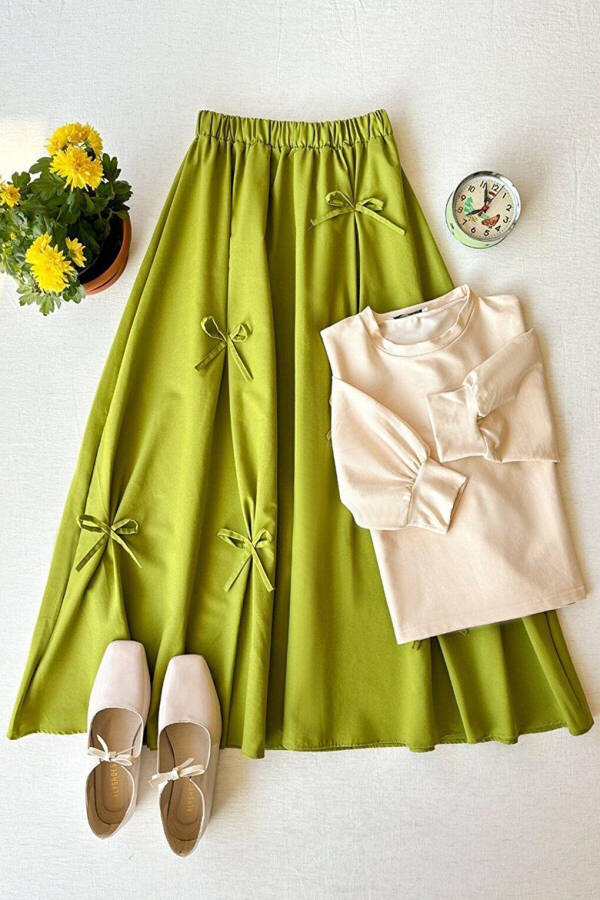 Cream 2 Yarn Crop & Pistachio Green Bow Skirt Set - 1