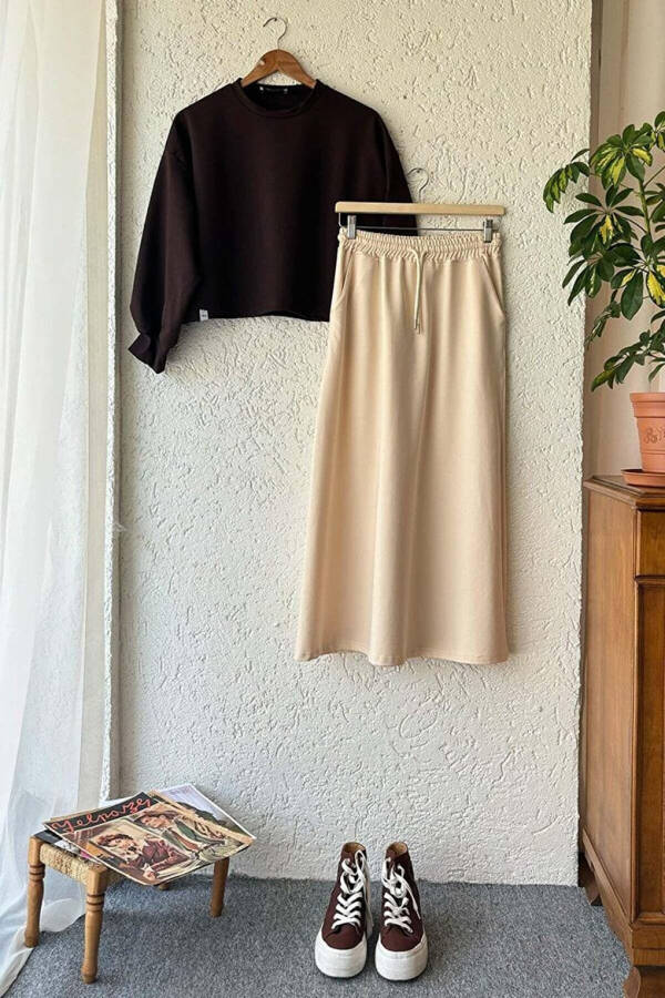 Cream 2 Yarn Sweat Skirt & Chocolate Ahsen Crop Set - 1