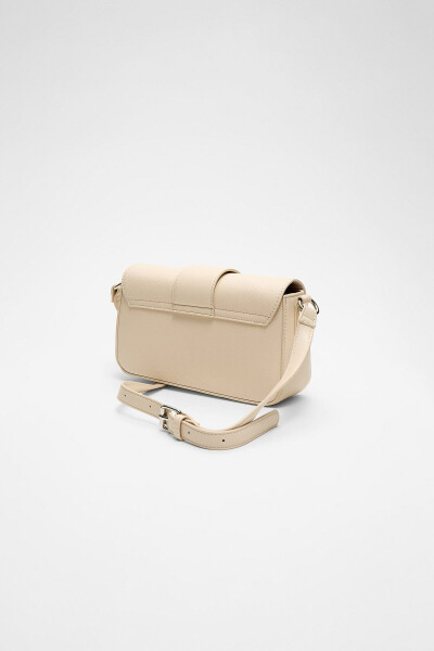 Crossbody bag with buckle - 4