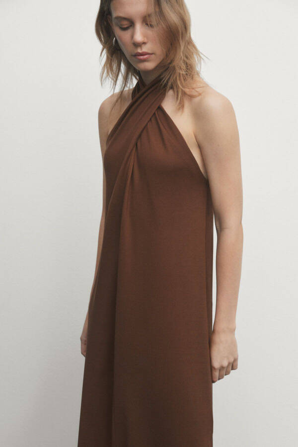 Crossover neck midi dress - 4