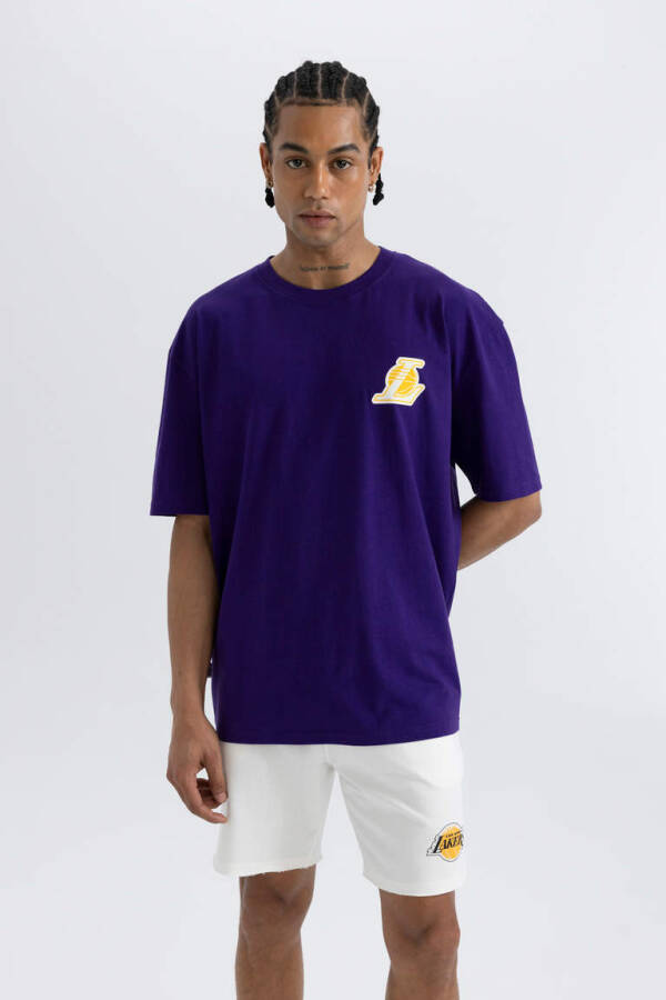 DeFactoFit NBA Los Angeles Lakers Oversize Fit Bisiklet Yaka Kısa Kollu %100 Pamuk Tişört Koyu Mor - 3