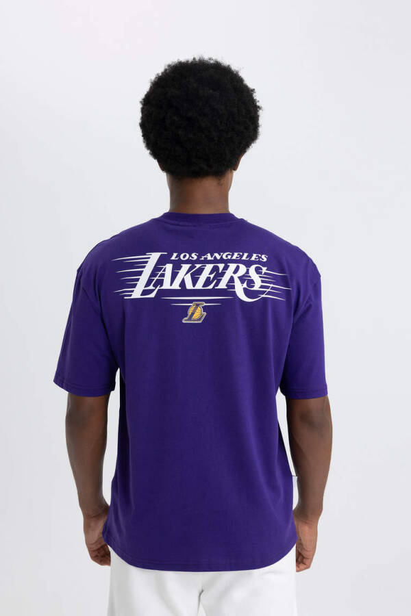 DeFactoFit NBA Los Angeles Lakers Oversize Fit Bisiklet Yaka Kısa Kollu Tişört Koyu Mor - 7