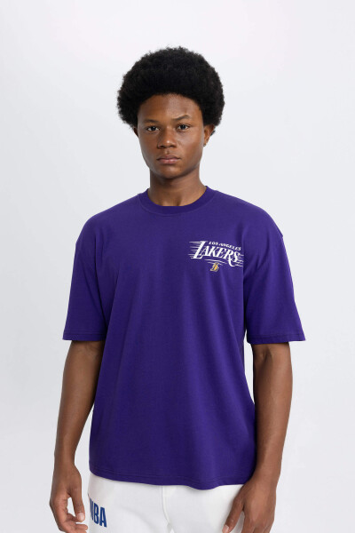 DeFactoFit NBA Los Angeles Lakers Oversize Fit Bisiklet Yaka Kısa Kollu Tişört Koyu Mor - 11