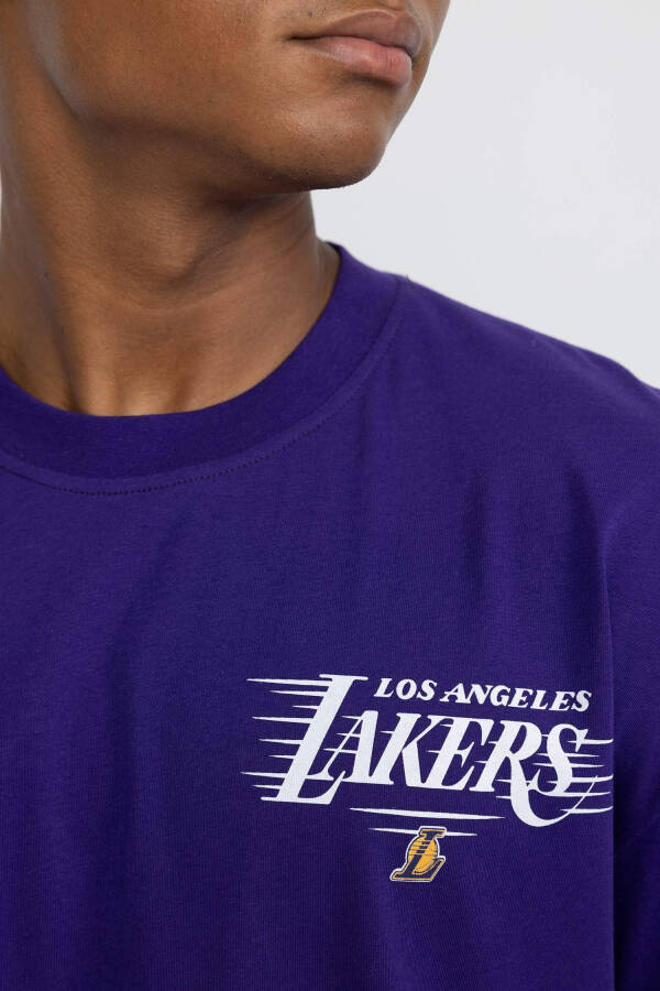 DeFactoFit NBA Los Angeles Lakers Oversize Fit Bisiklet Yaka Kısa Kollu Tişört Koyu Mor - 13