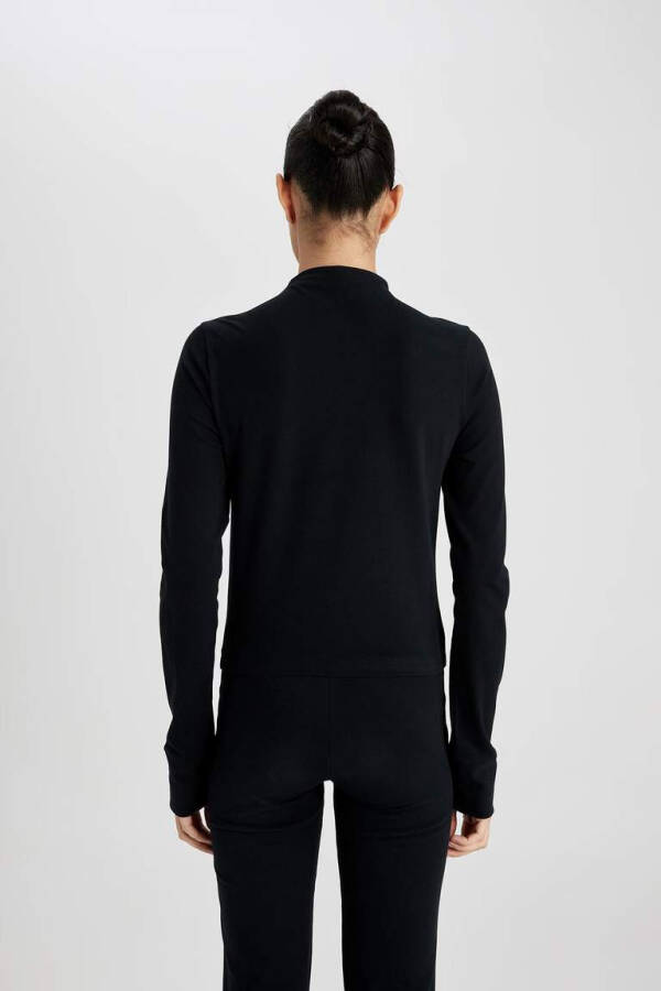 DeFactoFit Slim Fit Collar Long Sleeve T-Shirt Black - 10