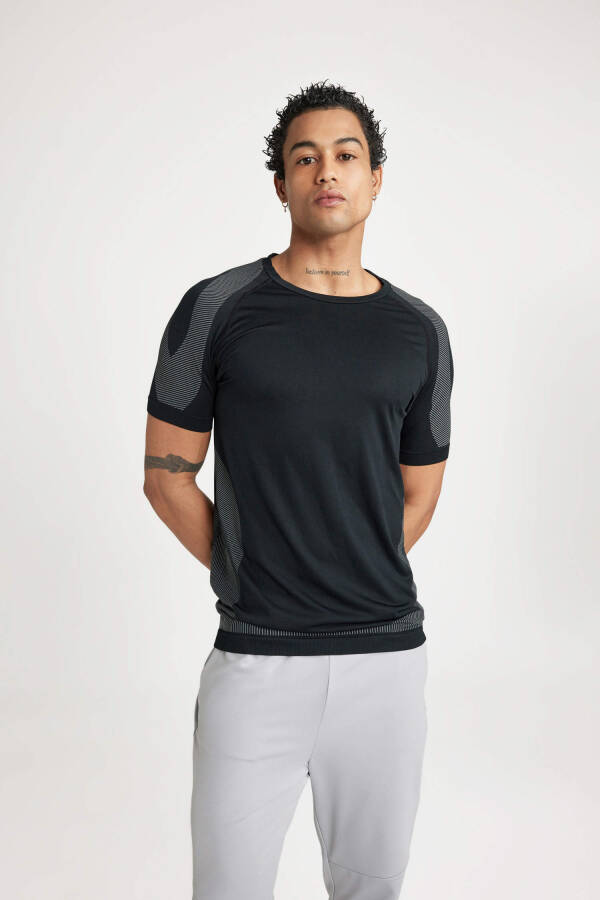 DeFactoFit Slim Fit Crew Neck Short Sleeve T-Shirt Black - 7