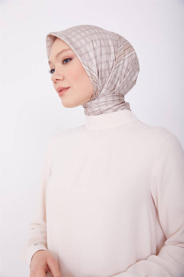 Detailed Blouse, Vanilla Color - 1