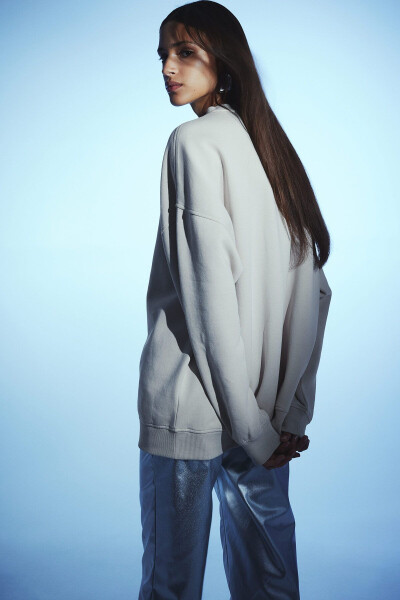 Detailed Oversize Sweatshirt - 4