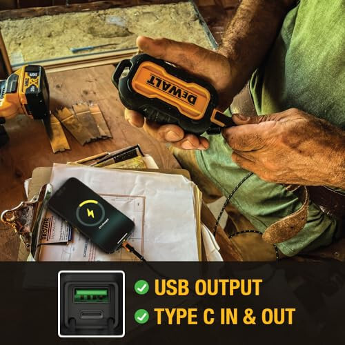 DEWALT Taşınabilir Şarj Cihazı, Güç Bankası, 10.000 mAh Pil Paketi, iPhone 15/15 Plus/15 Pro/15 Pro Max, iPhone 14/13, Samsung Galaxy İçin USB-C Bağlantı Noktası ile - 3