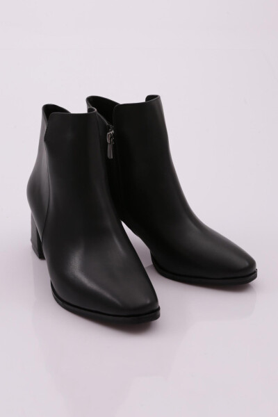 DGN K3018 Women's Round Toe Side Metal Zippered Heeled Ankle Boots Black - 5