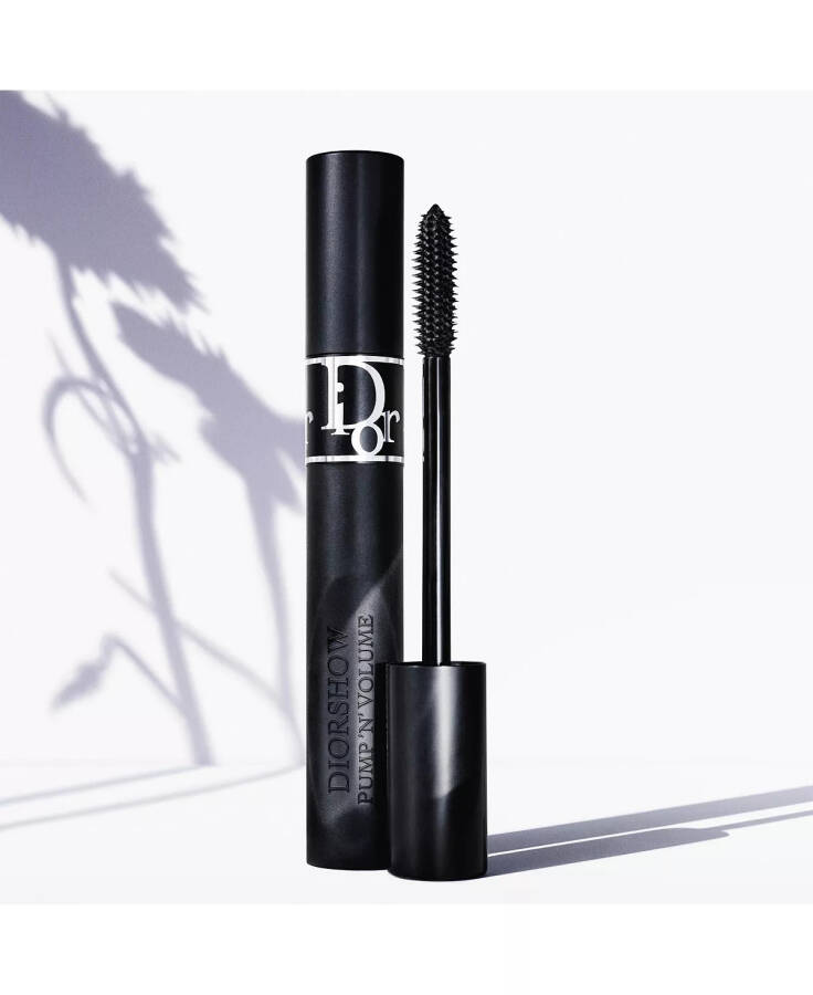 Diorshow Pump 'N' Volume Mascara 090 Black (A timeless black) - 11