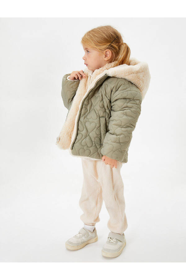 Double-sided plush quilted jacket, hooded and zippered. - 10