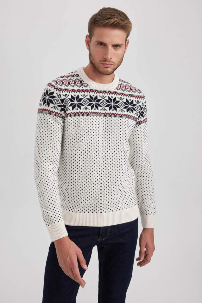 Ecru, crew neck, standard fit, Christmas themed knit sweater. - 5