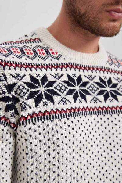 Ecru, crew neck, standard fit, Christmas themed knit sweater. - 7