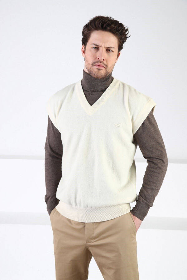 Ecru V-Neck 100% Lambswool Men's Sweater - 1