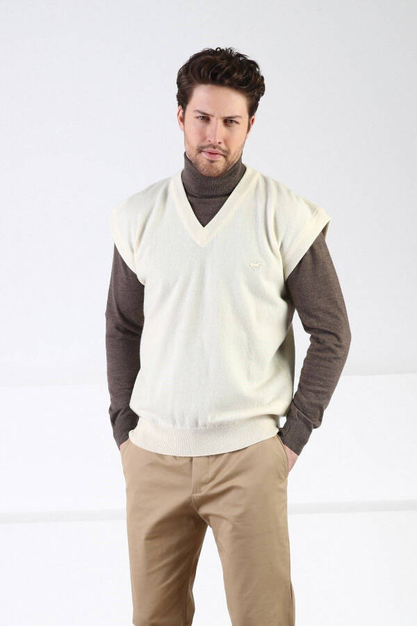 Ecru V-Neck 100% Lambswool Men's Sweater - 3