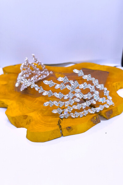 Elegant and Chic Bridal Crown and Hair Accessory with Crystal Stones - 13