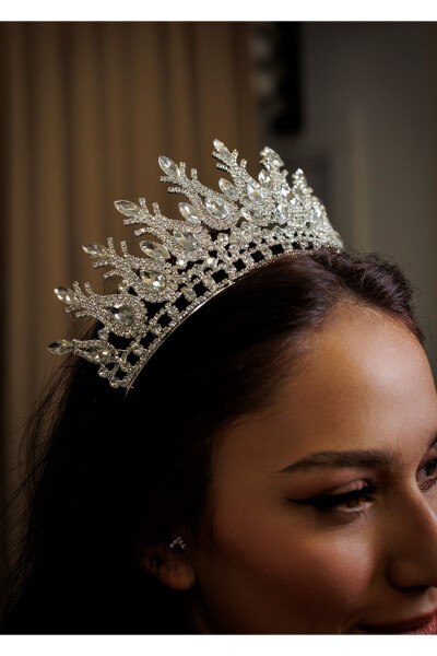 Elegant Crystal-Studded Wedding and Engagement Bridal Crown and Hair Accessory - 18