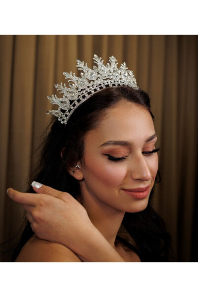 Elegant Crystal-Studded Wedding and Engagement Bridal Crown and Hair Accessory - 8