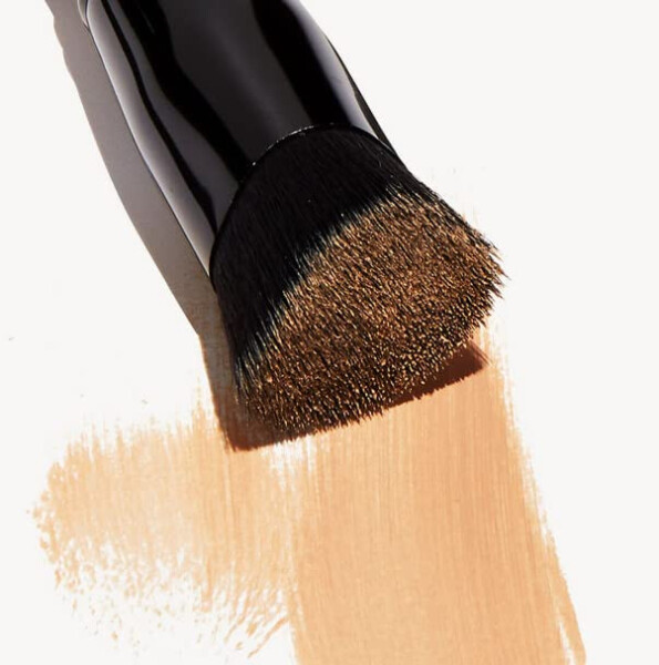 e.l.f. Triangular Buffing Foundation Brush, Flat-Top Makeup Brush For Applying Foundation Evenly, Made With Synthetic Bristles, Vegan & Cruelty-Free. - 2