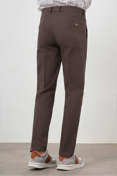 Erkaklar uchun KOFFE paxta yon cho'ntakli Dynamic Fit chino shim - 11