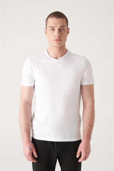 Erkaklar uchun oq T-shirt 100% Paxta V-bo'yinli Regular Fit E001001 - 6