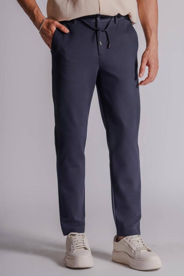 Erkek Yandan Cepli Beli Lastikli Relaxed Fit Chino Pantolon Lacivert - 22