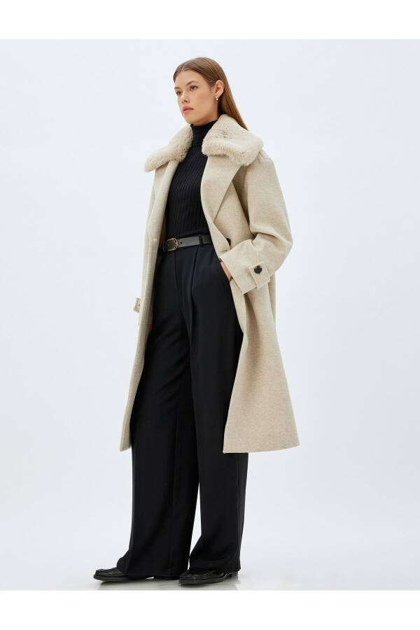 Faux fur, long cashmere coat. Removable collar, thick knit pockets. - 1