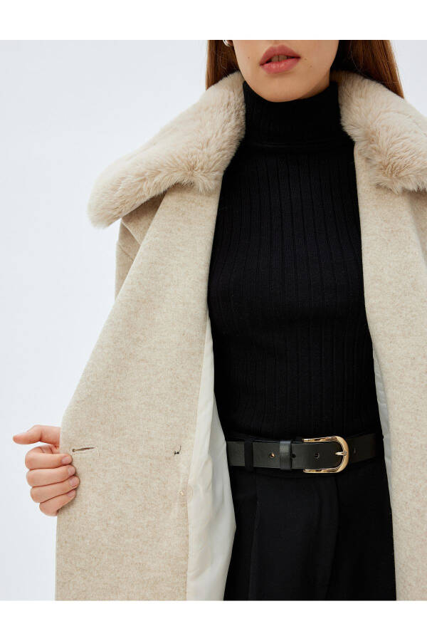 Faux fur, long cashmere coat. Removable collar, thick knit pockets. - 6