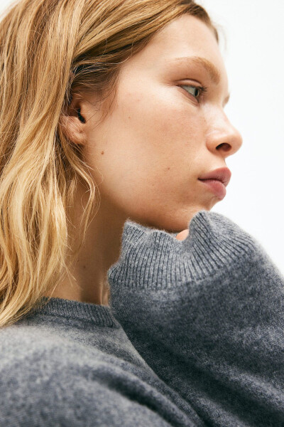 Fine Cashmere Sweater - 1