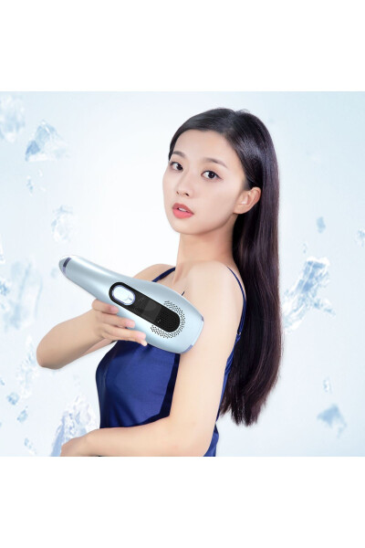 First Class - Unlimited Pulse IPL with Special Sapphire Ice Head Technology - 10